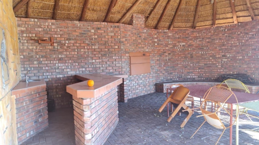 6 Bedroom Property for Sale in Olifantshoek Rural Northern Cape